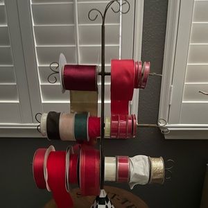 Round Top Collection Ribbon Tree